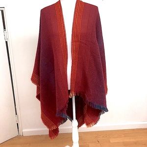 NWT. Chatties One Size Cape